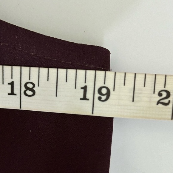 Loft sz sm top silky feel sleeveless, Front is a raspberry and remainder is brn - Picture 4 of 10